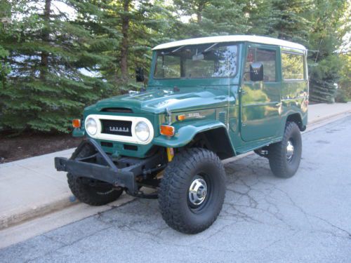 1973 toyota land cruiser fj40 with upgraded 2f motor and 4-speed tranny