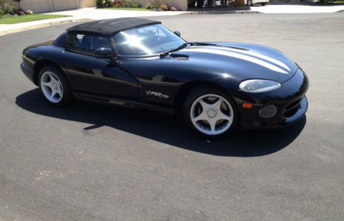 1996 dodge viper base convertible 2-door 8.0l caroll shelby signature