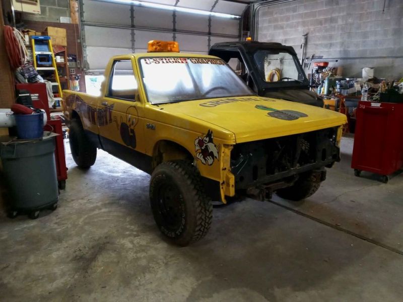 Tough truck 4x4 racer fully customized chevy s10<br />
