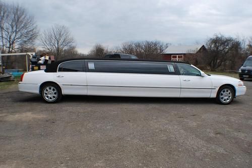 2008 lincoln town car limo beautiful!!! krystal coach only $29,900