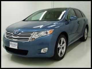 2011 toyota venza v6!  clean carfax, sunroof, power everything!