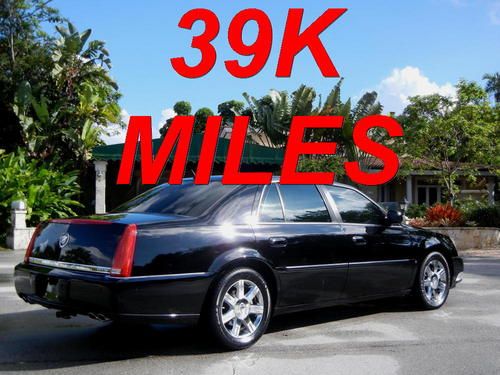 Garaged - 39k miles - xm radio - a/c seats - parking sensors - private seller !!