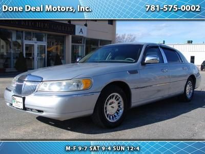 1999 lincoln town car cartier limited edition. this vehicle is in great conditio
