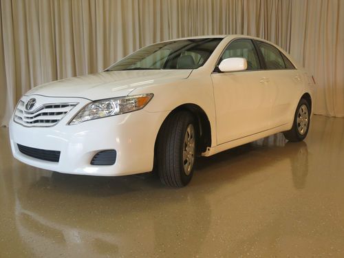 2011 toyota camry le sedan 4-door 2.5l with remaining factory warranty