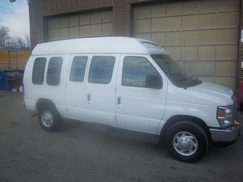 09 ford e-350 shuttle van hotel/airport shuttle luggage area 29000 miles