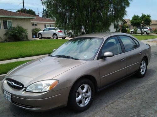 2003 ford taurus  mint condition