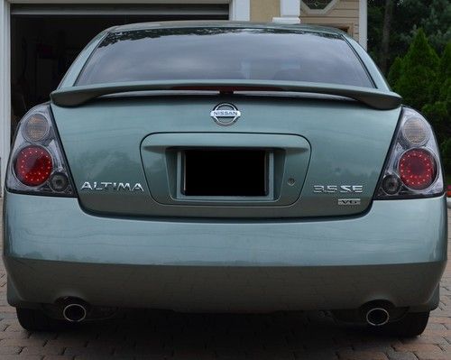 2002 nissan altima 3.5se beautiful emerald green with unique led package!