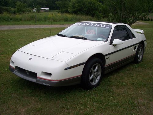 1984 fiero v8 pace car