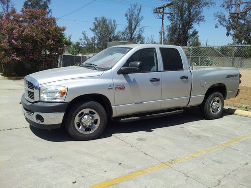 Dodge ram 2500 quad cab turbo diesel sxt only 6,000 miles!!! perfect condition!