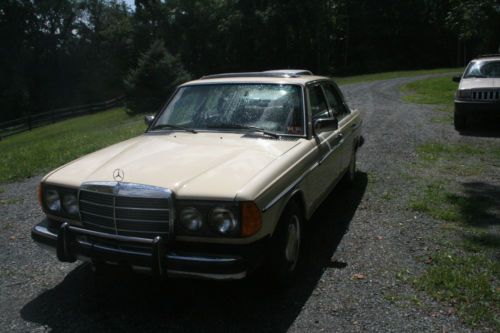 1978 mecedes benz 300d. beige. runs great!