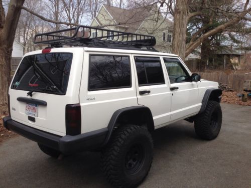 2000 lifted jeep cherokee very good condition 4 door white