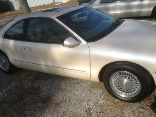 1998 lincoln  mark 8 pearl  run and drive great  private saler
