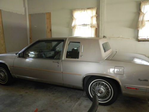 1988 cadillac deville base coupe 2-door 4.5l mint conditions.