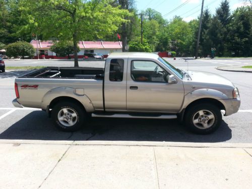 2002 nissan frontier se extended cab pickup 2-door 3.3l