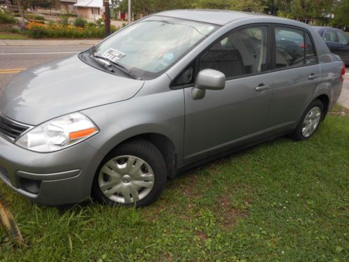 2010 versa sedan s