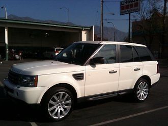 2009 white range rover sport hse luxury, with fridge, front &amp; rear heated seats