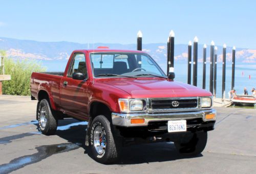 Toyota Tacoma Truck Cap >> Sell used 1995 Toyota 5 speed 4wd pick up HILUX in ... Toyota Tacoma Truck Cap >> Sell used 1995 Toyota 5 speed 4wd pick up HILUX in ...