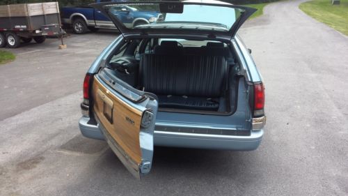Sell used 1993 Buick Roadmaster Estate Wagon 4-Door 5.7L ... Sell used 1993 Buick Roadmaster Estate Wagon 4-Door 5.7L ...