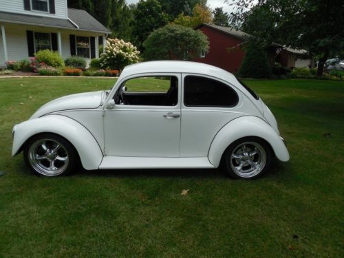 1975 vw beetle restomod, white imron paint, 2387 motor, widened one of a kind
