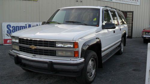 1993 immaculate chevy suburban 4x4