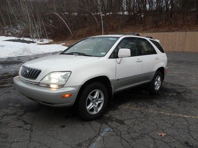 01 lexus rx300/awd/suv/sun roof/3.0l 6cyl/very good condition/no reserve