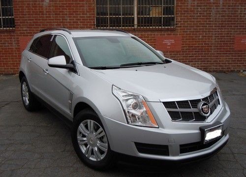 2012 cadillac srx fwd, 8k miles, almost brand new, 7-days *no reserve*