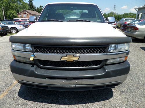 2001 silverado 2500 turbo diesel,ext cab,long bed,utility gate,no reserve.