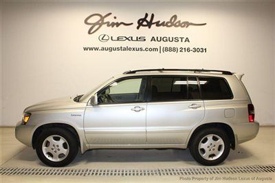 Extremely clean 2005 highlander limited 4x4, 1 owner clean carfax well maintain.