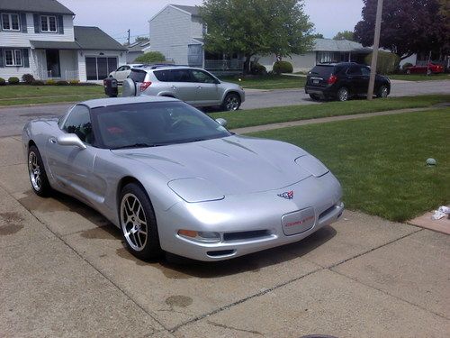 1997 chevrolet corvette 6 speed with removable hardtop - super clean