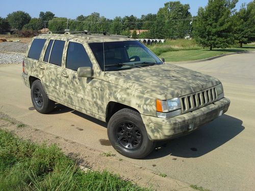 1995 jeep grand cherokee 4x4 with custom camo paint job