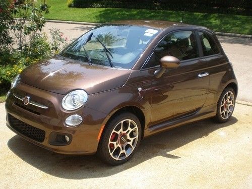 2013 fiat 500 sport 1000 miles selling cheap.