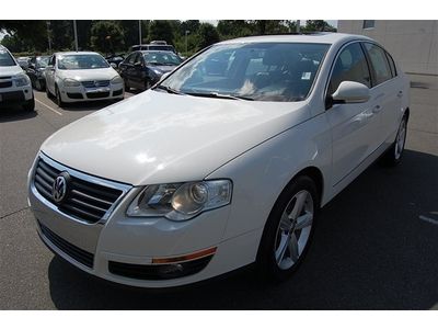 One 1 owner, carfax certified, white gold, moonroof/sunroof, komfort 2.0l