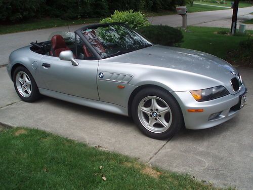 1997 bmw z3 1.9l roadster, low miles, second owner, auto transmission