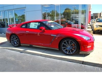 New 2014 nissan gt-r premium edition solid red msrp $100,875