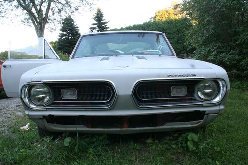 1968 plymouth barracuda base 6.3l