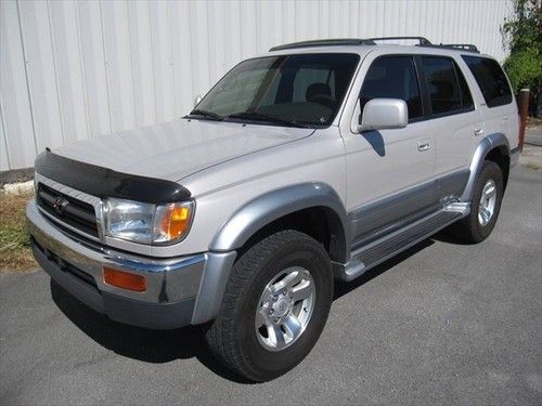 4wd / trd supercharger / rust free / clean carfax / tow pkg / odor free