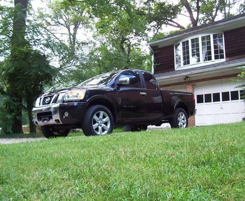 &#039;09 nissan titan se crewcab pickup: automatic, leather seats, 63k miles, 1 owner