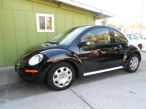 2010 volkswagen beetle base hatchback 2-door 2.5l