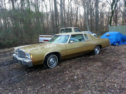 1977 chrysler newport 2 dr coupe 400 4bbl v/g original paint.very nice interior!