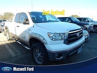 10 toyota tundra 4x2 double cab, aftermarket leather, wheels &amp; tires, we finance