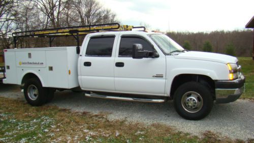 Loaded 4x4 duramax diesel new utility bed service work truck