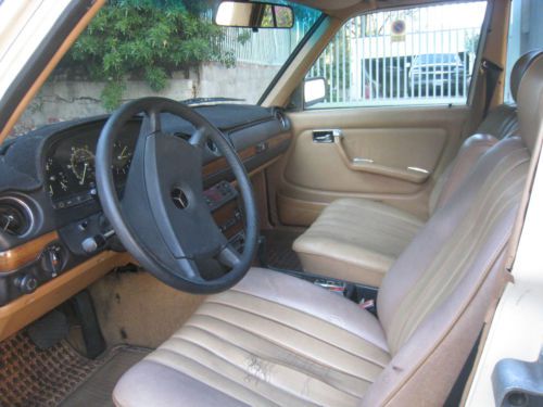 Biodiesel 1981 mercedes-benz 300d tan after market radio/cd player