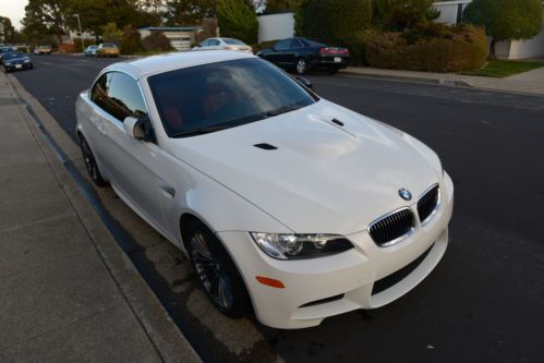 2008 bmw m3 convertible excellent condition like new white/red 7-spd