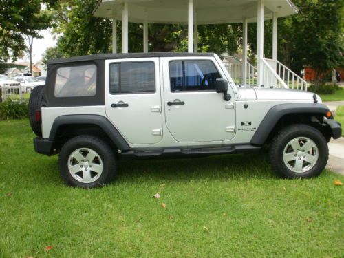 2007 jeep wrangler x &#039;&#039;unlimited&#039;  4x4 bright silver metallic clearcoat.