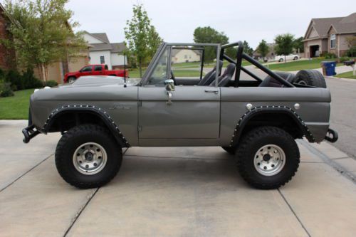 1966 ford bronco beautifully restored 60,100 miles *no reserve  *free shipping