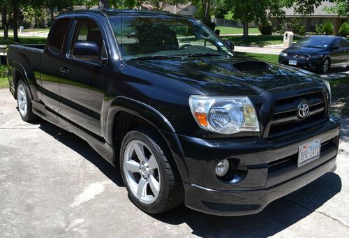 2005 toyota tacoma x-runner black, 1 owner, low miles, great condition
