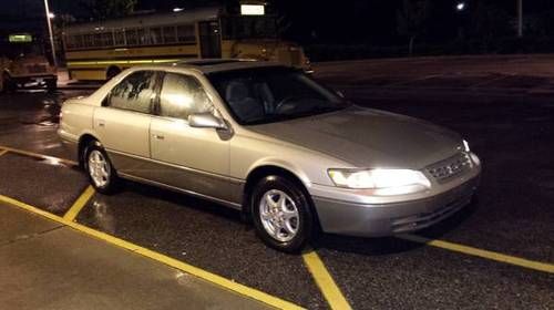 Nr..1999 toyota camry xle 83k miles sunroof loaded new tires &amp; timing great car