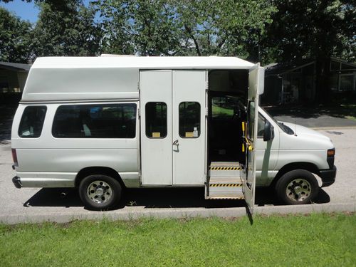 2008 ford e 350 superduty wheelchair van