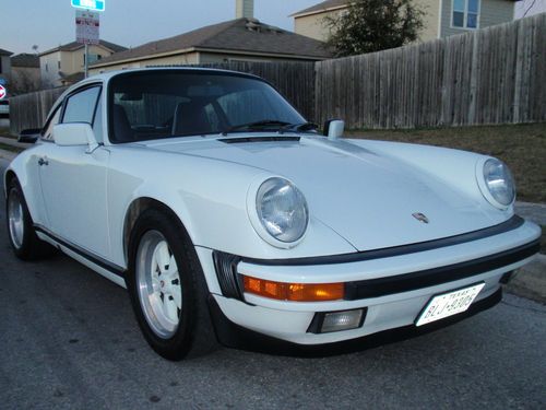 Porsche 911 carrera in outstanding condition. looks, runs &amp; drives great!
