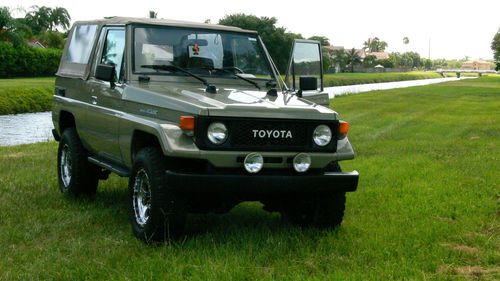 Toyota landcruiser / fj73  1987 campero/carpado/gasoline/green/ 4x4/ 5 speeds